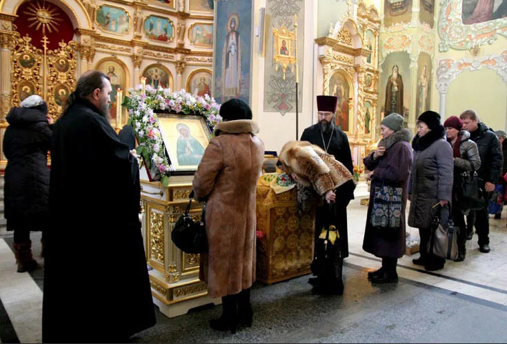 Как правильно подходить к мощам Матроны Московской